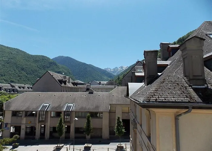 Bagnères-de-luchon, 3 Pièces, 7 Personnes - Fr-1-313-188 Appartement *